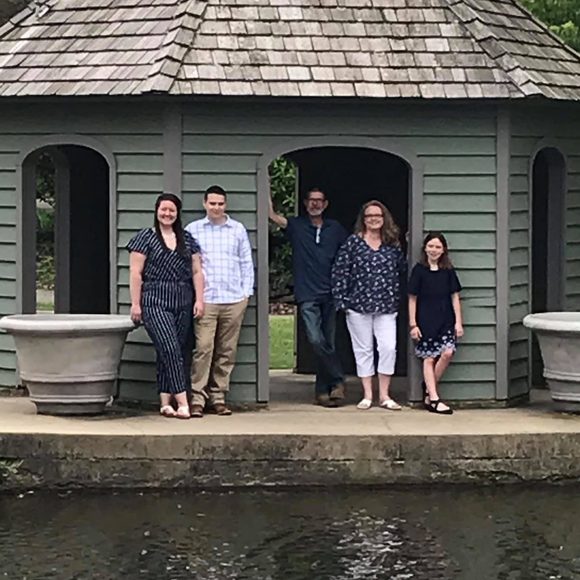 Meet your Posher, Amy - Picture 1 of 1